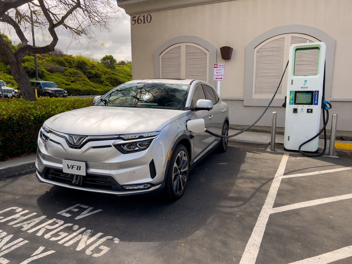 Charging a Vinfast VF8 with a public charger