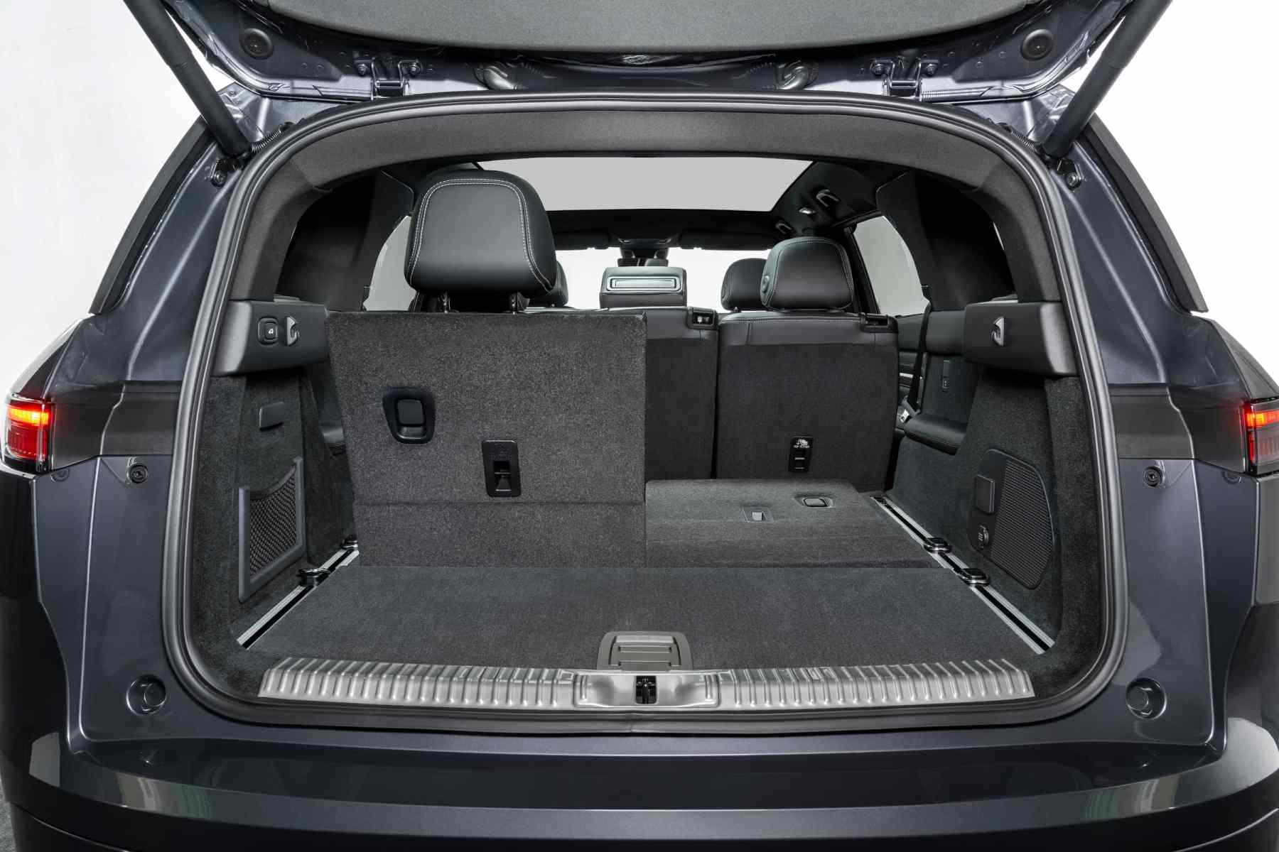 VinFast VF9 Cargo Space