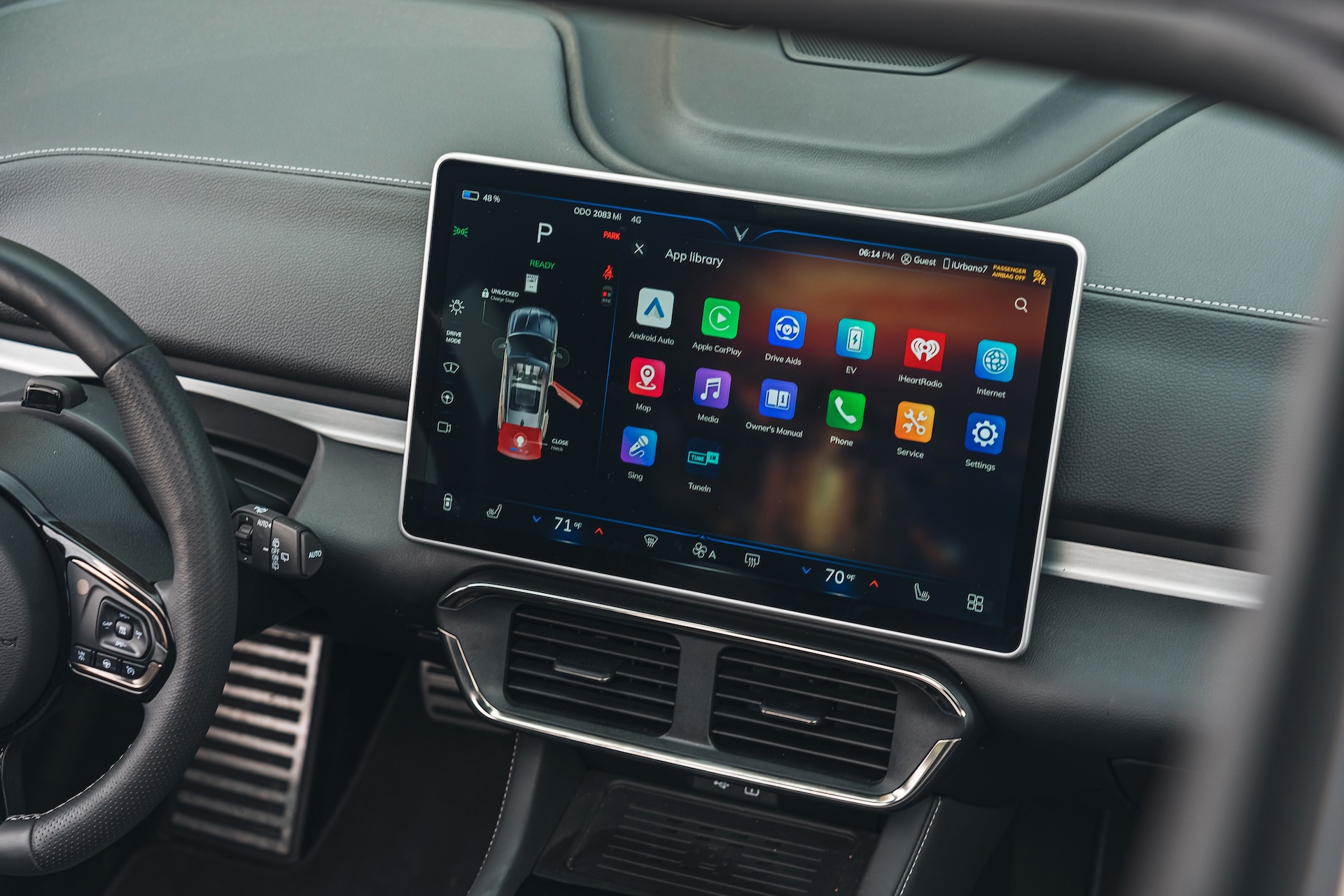 VinFast VF8 Touchscreen Infotainment
