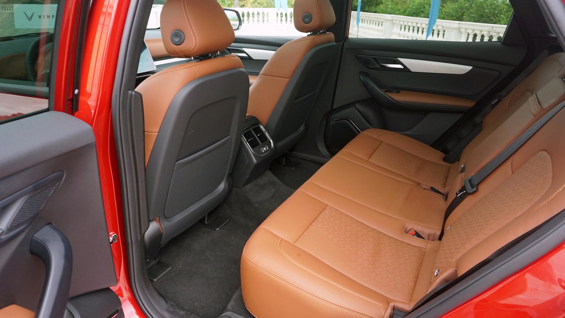 VinFast VF8 Rear Seats Legroom