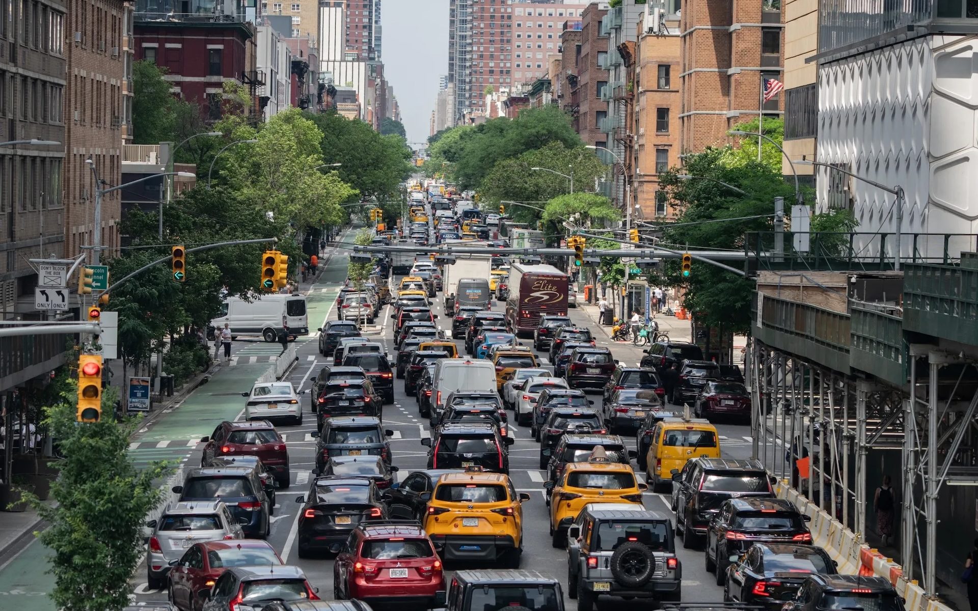 NYC Traffic - Driving a VinFast EV in Traffic