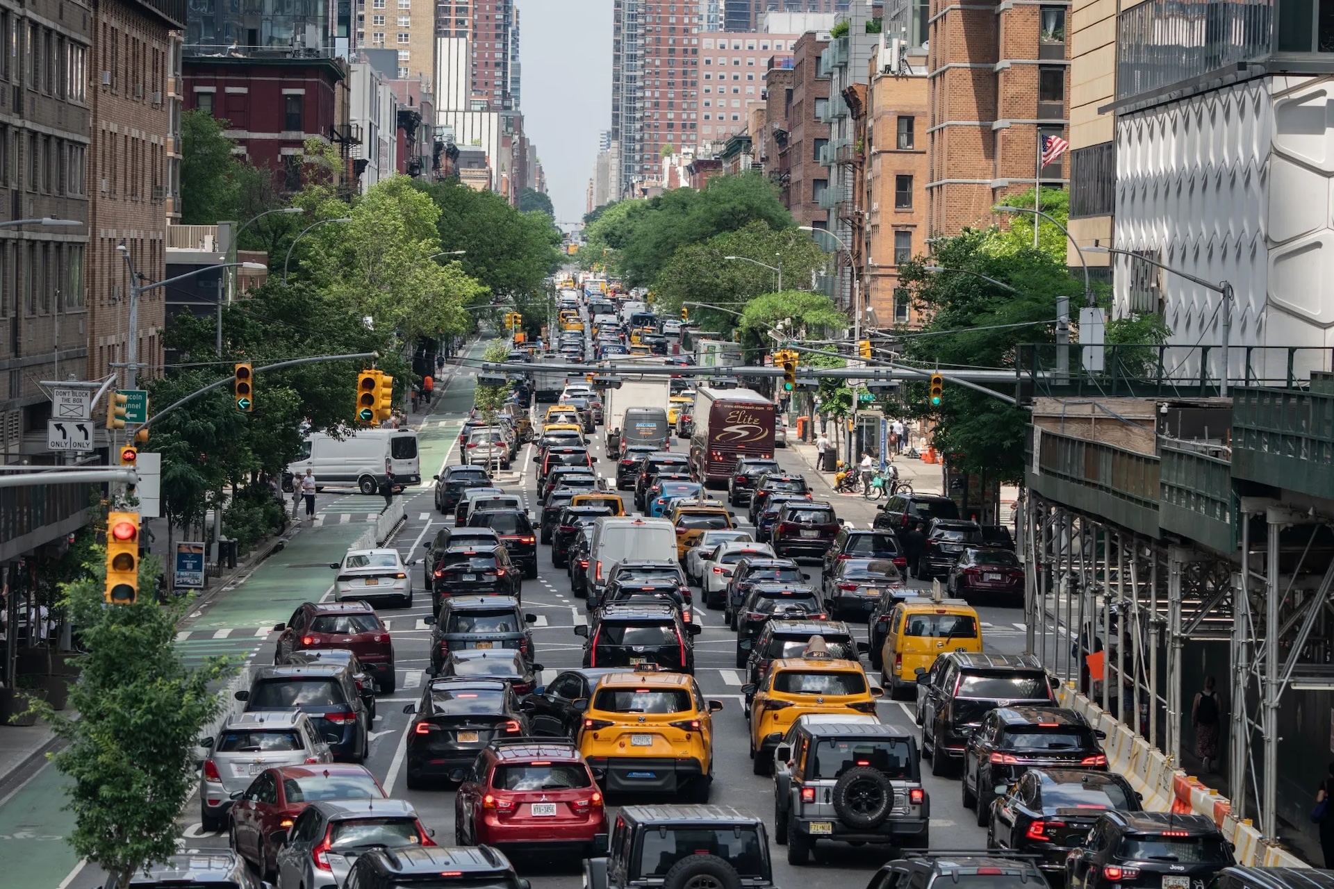 NYC Traffic - Driving a VinFast EV in Traffic