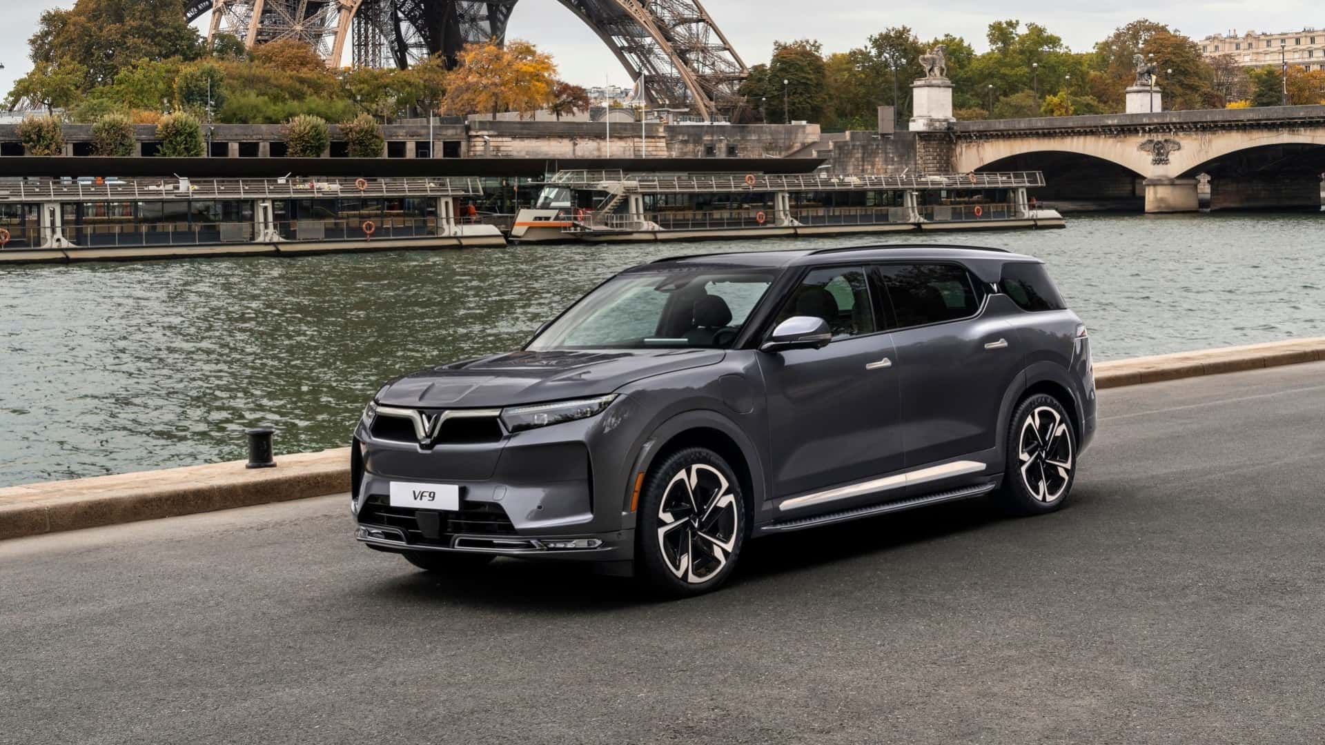 New VinFast VF9 Exterior Front and Side