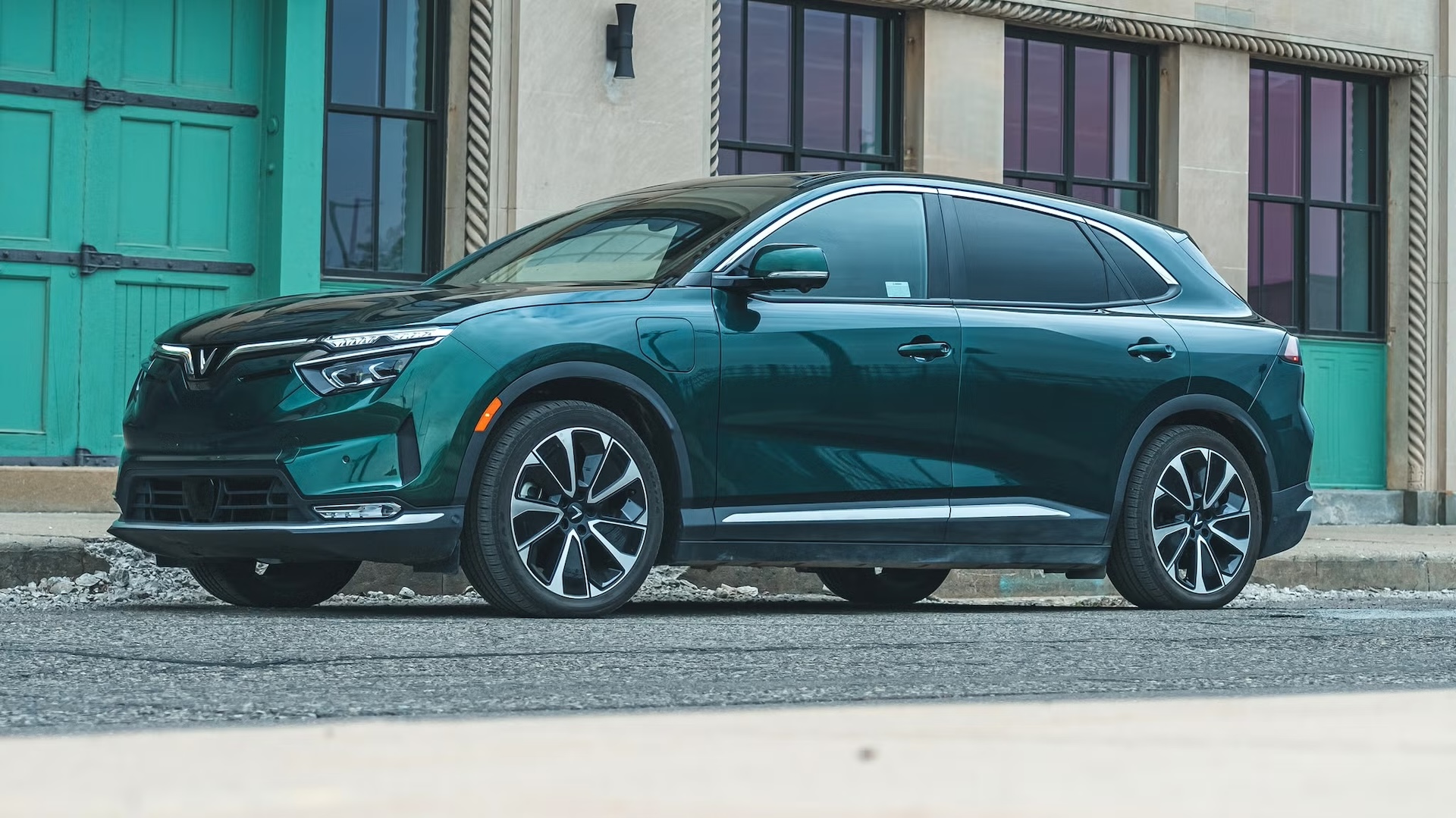 VinFast VF8 Side View