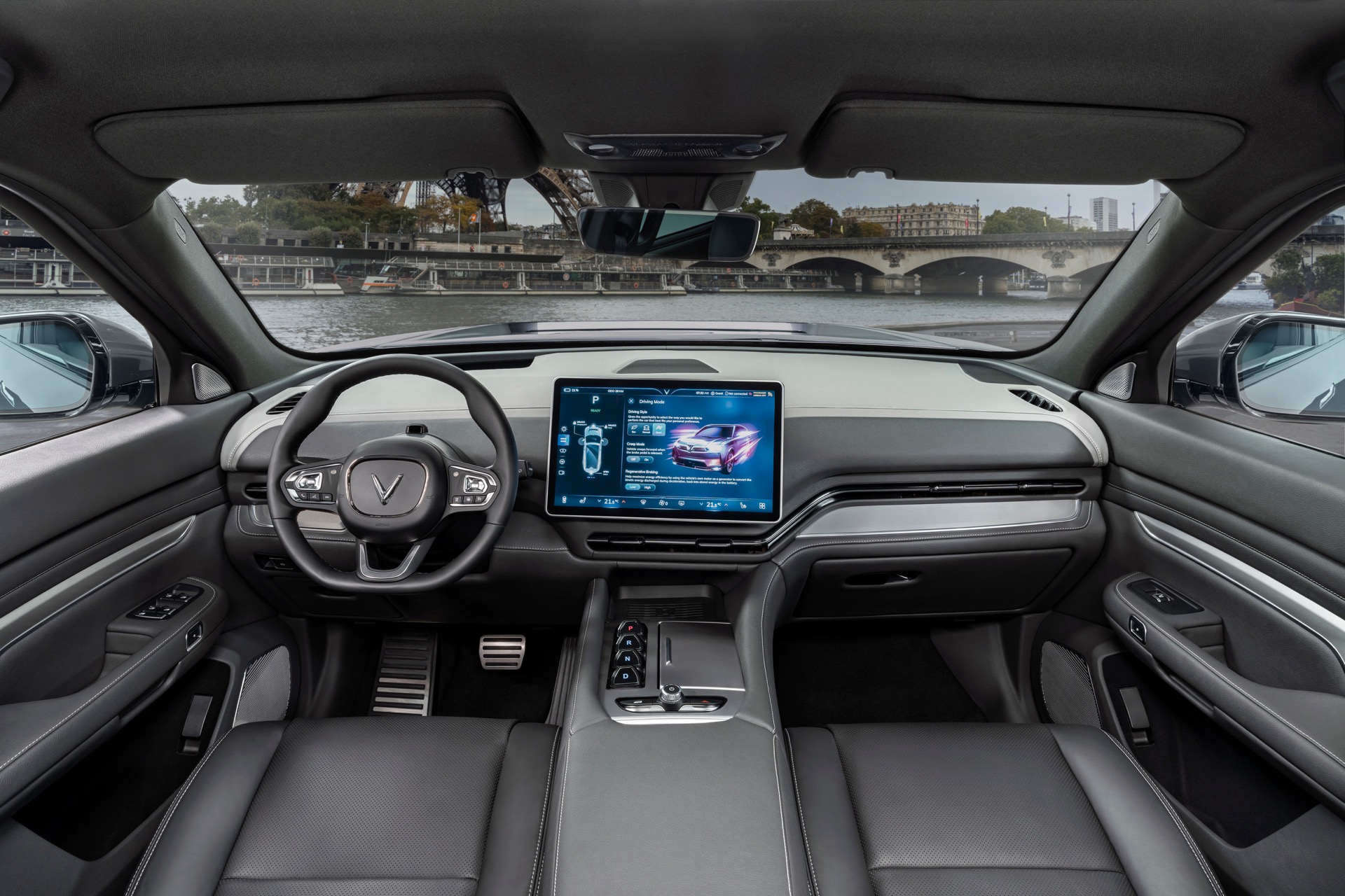 Vinfast V9 interior of the front seats and media console